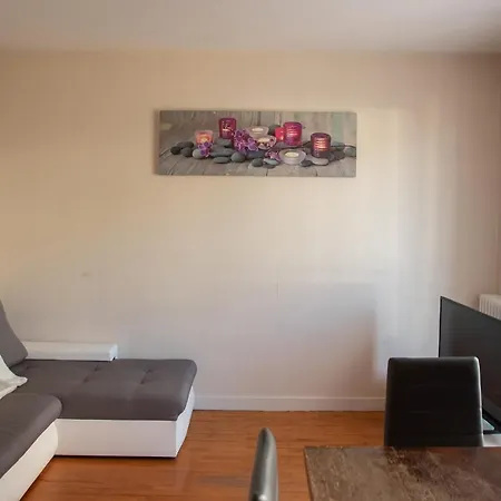 Apartment Between And Mountain
