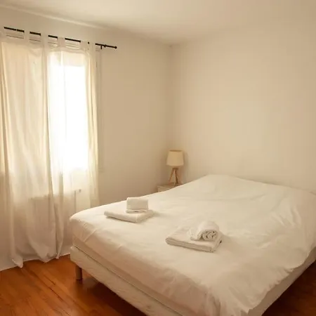 Apartment Between And Mountain