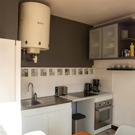 Apartment Between And Mountain
