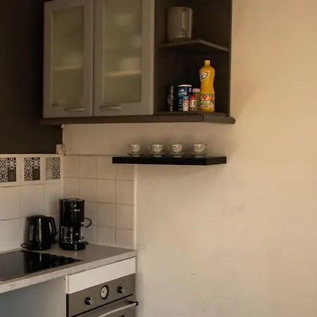 Between And Mountain Apartment *